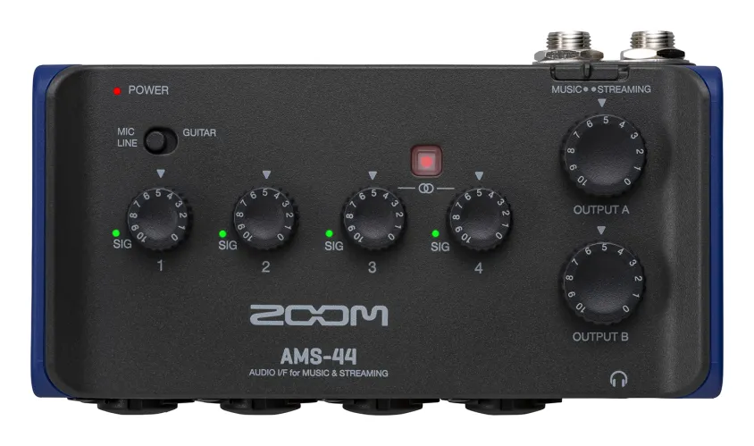 Zoom AMS-44