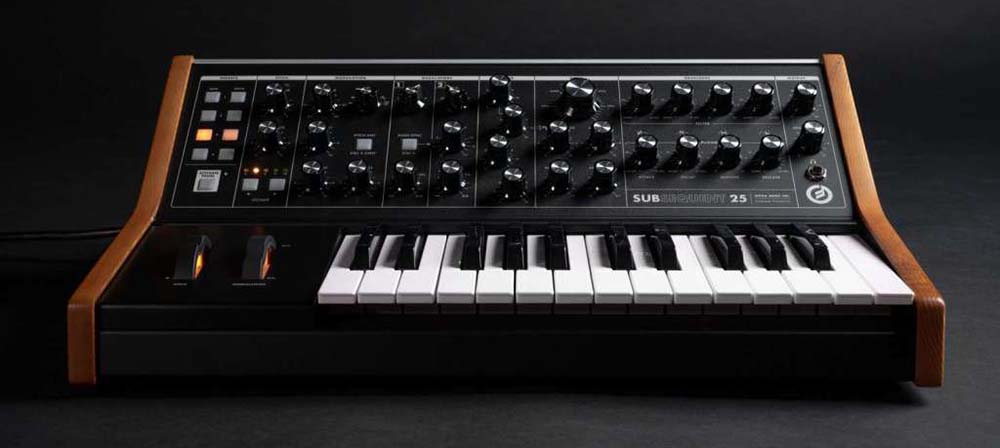 moog subsequent 25